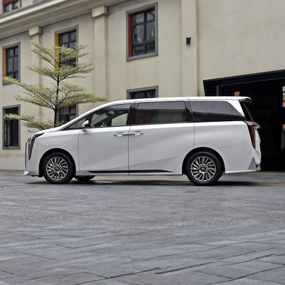 GAC M8 중국형 연료동차 5도어 7석 MPV 엔진 2.0T